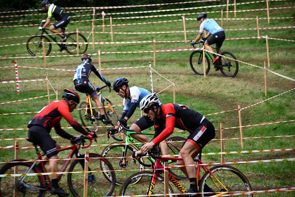 Una gara di ciclocross tra le Olmate e il parco di Villa Altieri
