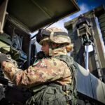 2. Operatore al lanciatore del sistema a media portata SAMP T (1)