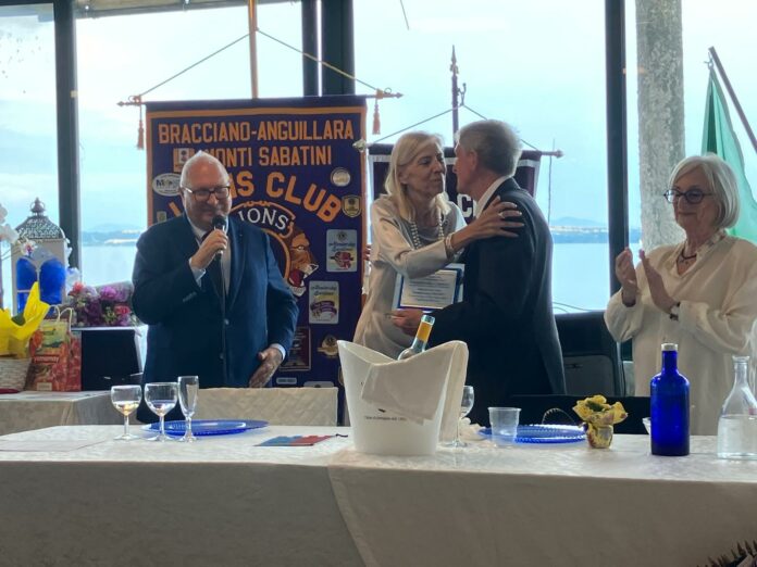 Lions, cerimonia di passaggio della campana