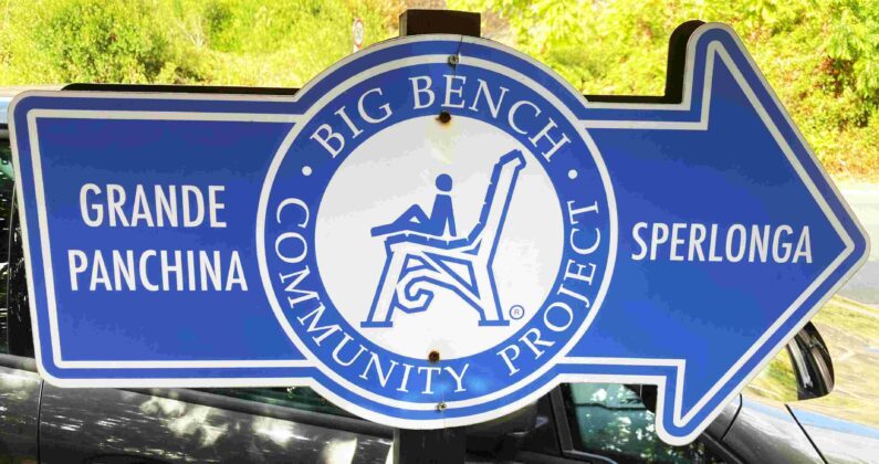 panchina blu di Sperlonga