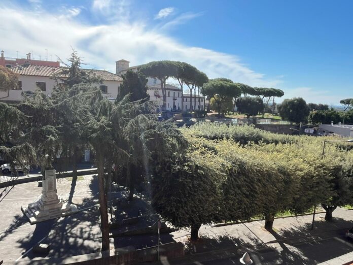 piantumazione di un leccio al parco della Rimembranza