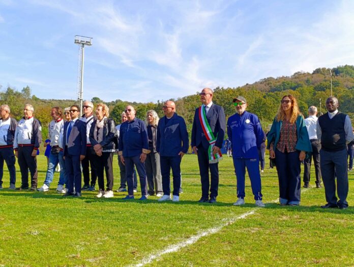 L'amministrazione di Canale e le autorità all'inno di Mameli