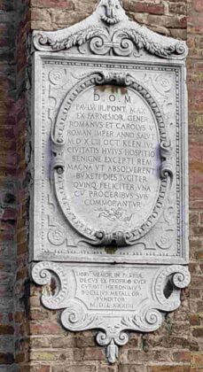 Collegiata - lapide in ricordo di Carlo V e Paolo III