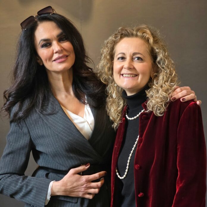 La sindaca Gubetti con Maria Grazia Cucinotta