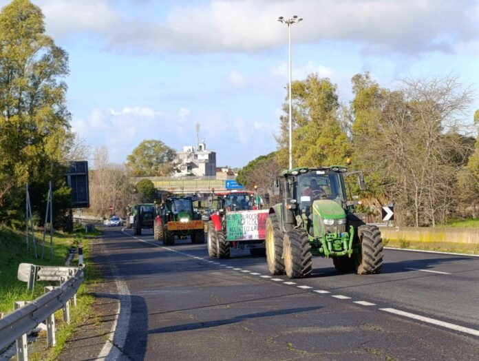 La protesta dei trattori di Torrimpietra