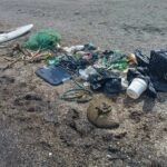 Rifiuti sulla spiaggia 2