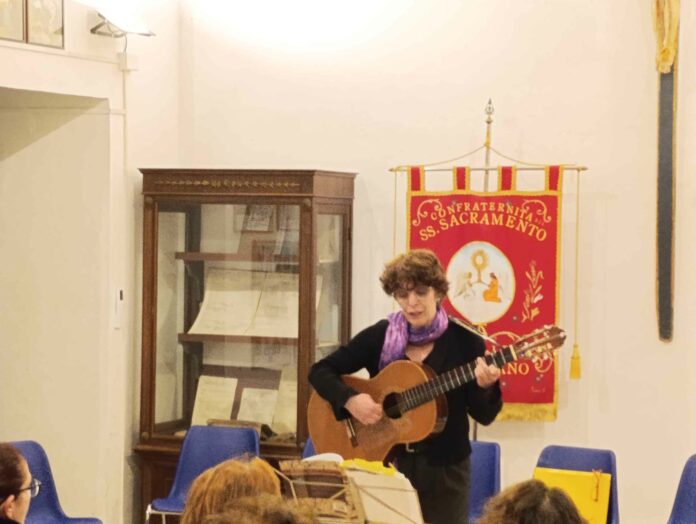 Fiore de Nocchie interpretato dalle Canterine a Canale