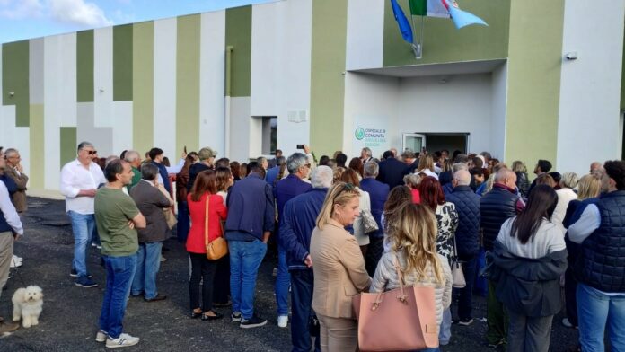 gente all'esterno