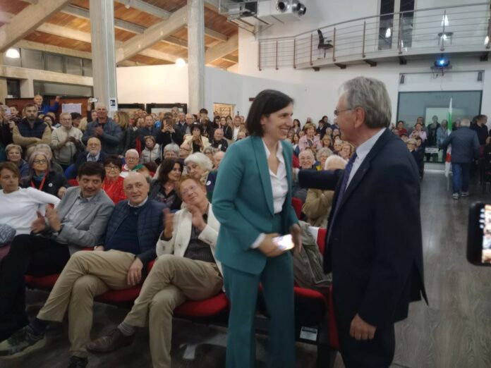 incontro tra elli e il candidato da copertina