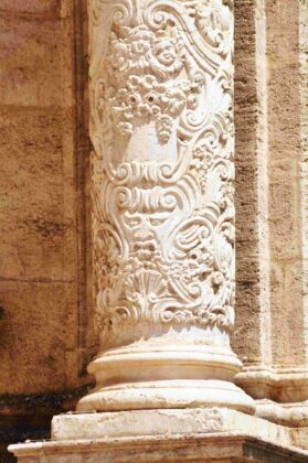 Cattedrale portale di ingresso