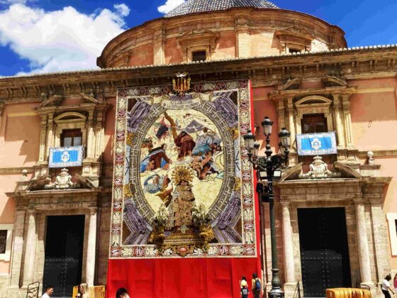Chiesa della madonna dei desamparados - tappetto di fiori