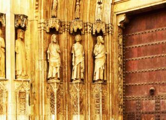 Cattedrale - Porta degli Apostoli
