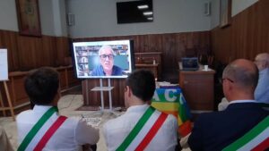 in collegamento