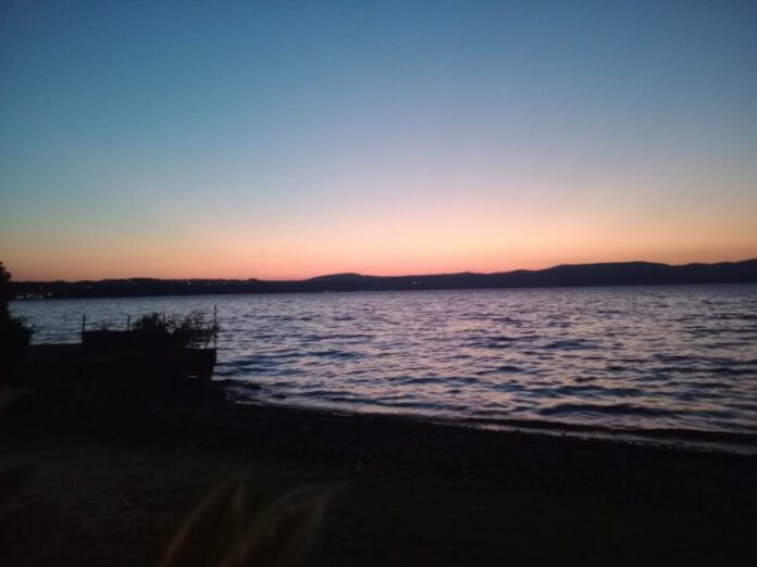 tramonto lago