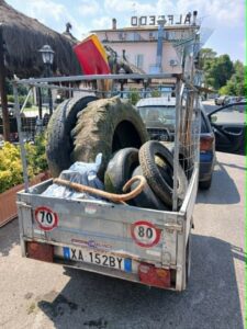 camioncino con pneumatici